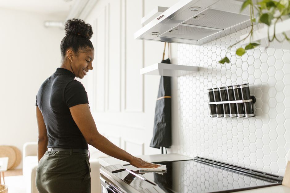 Bright, freshly cleaned kitchen